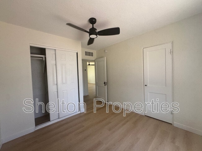Building Photo - 2047 E Virginia Ave