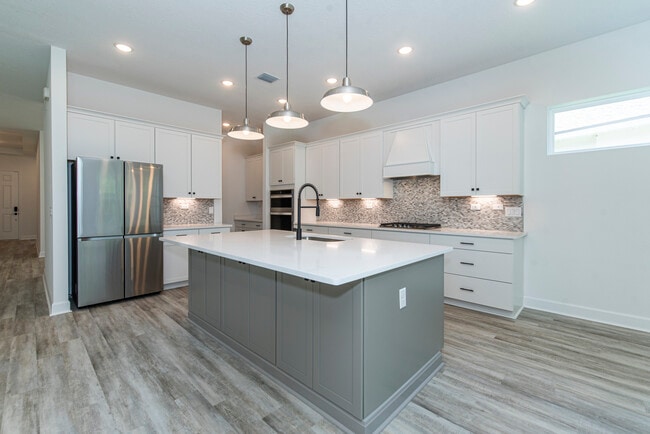 Building Photo - 380 Amberwood Dr