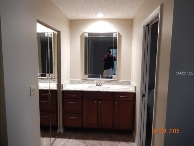 Building Photo - 8925 Quail Run Dr