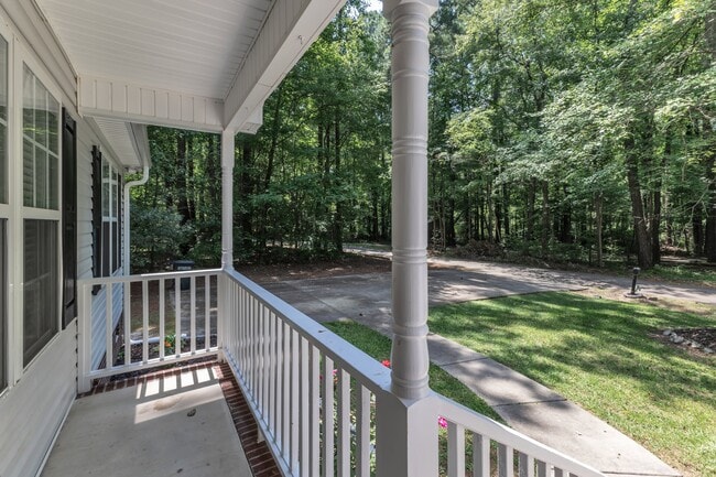 Foto del edificio - 7040 Pine Rd