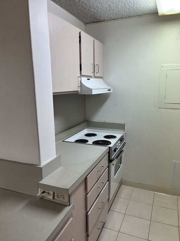 Primary Photo - 775 Kinalau Pl