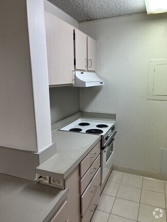 Building Photo - 775 Kinalau Pl