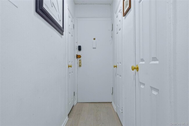Foto del edificio - 649 2nd Ave