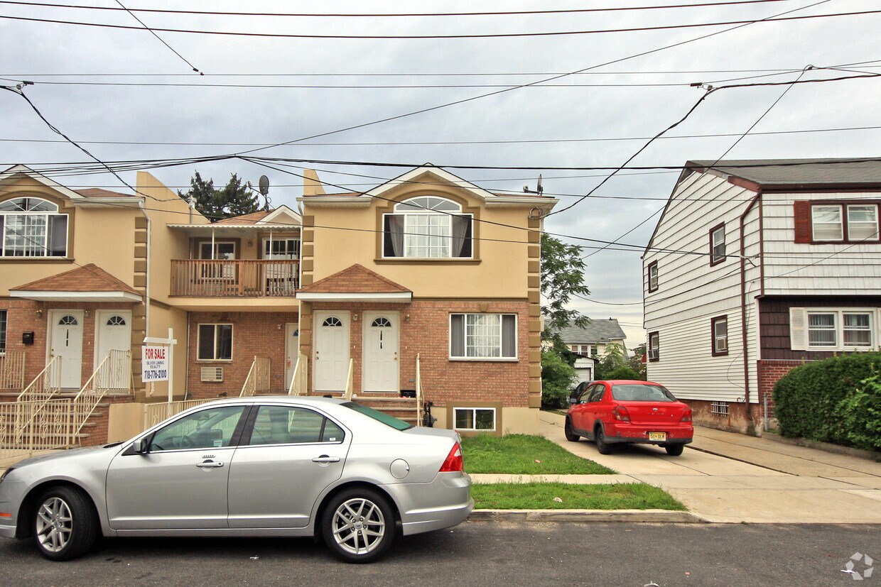 Primary Photo - 13516 220th St