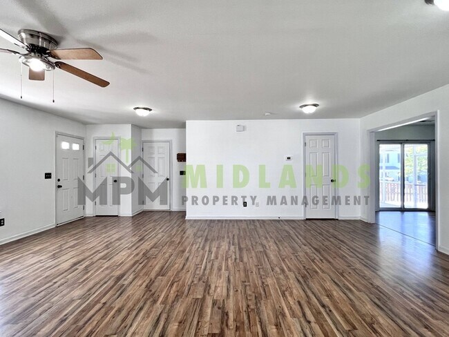 Foto del edificio - 492 Denman Loop