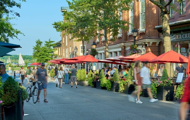 Disfrute de todo lo que la antigua ciudad de Alejandría tiene para ofrecer: a sólo 3,2 kilómetros/2 millas de distancia - Meridian 2250 at Eisenhower Station