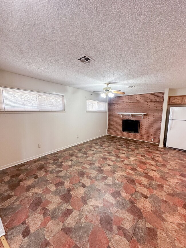 Foto del edificio - 924 NW Runyon Rd