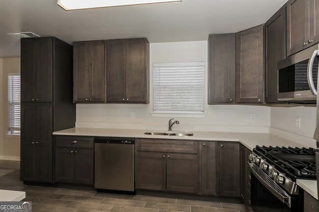 Building Photo - 1055 Field View Dr