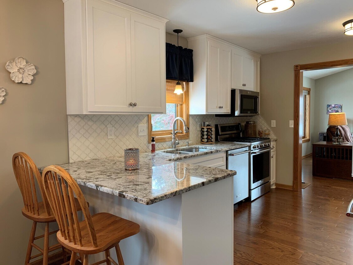 4623 Tamie Ave, Eagan, MN 55123 House for Rent in Eagan, MN