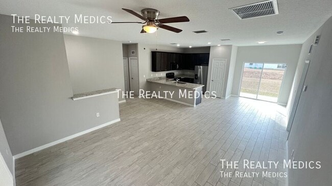 Foto del edificio - 3298 Halden Ave SE