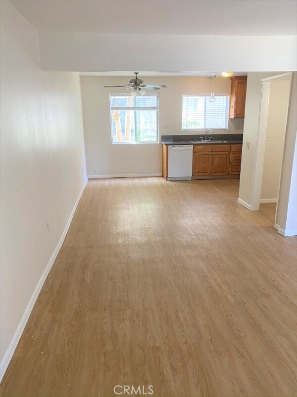 Foto del edificio - 973 Mission Dr