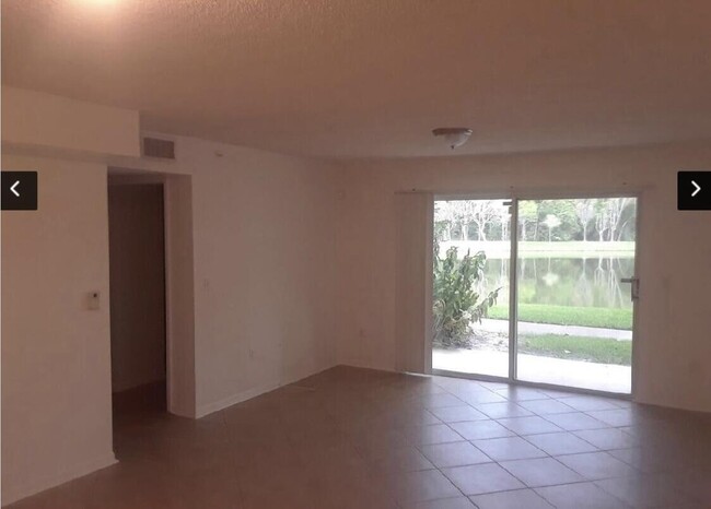Building Photo - 100 Crestwood Ct N