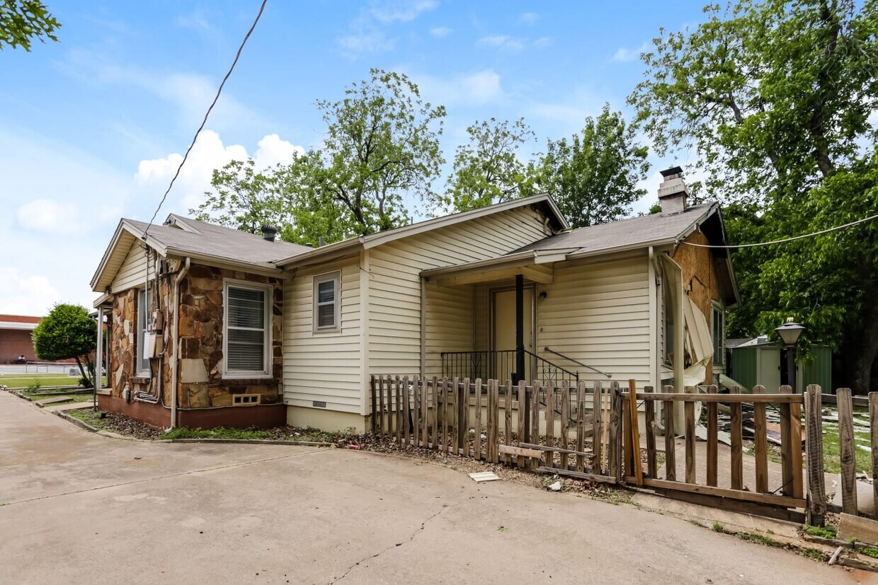 Building Photo - 3532 W Biddison W