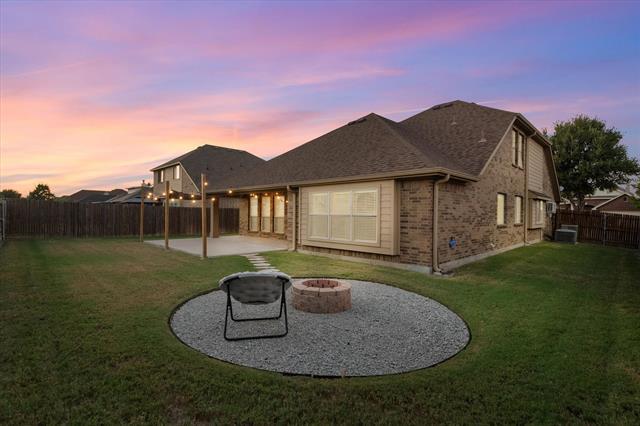 Foto del edificio - 4802 Oakview Dr