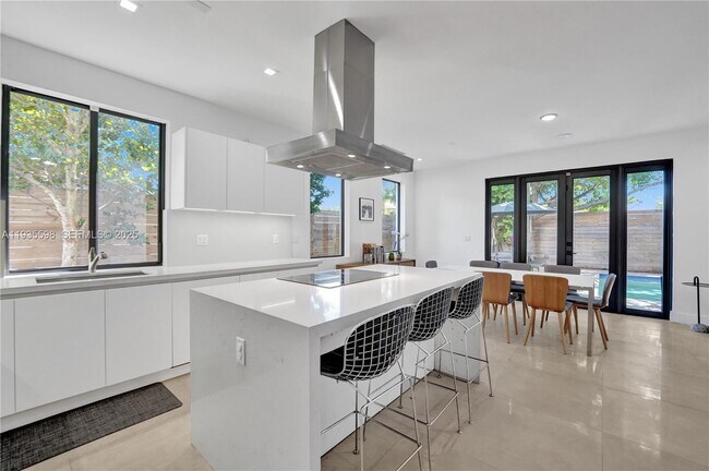 Foto del edificio - 3465 SW 3rd Ave