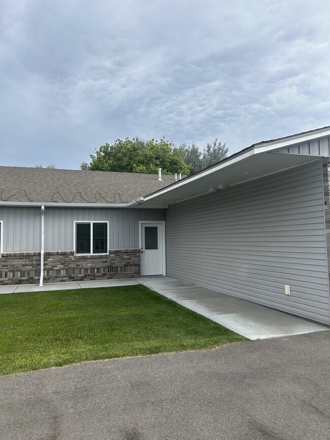 Puerta principal - 2124 E Olympic Ave