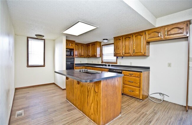 Foto del edificio - 726 McClure Ave