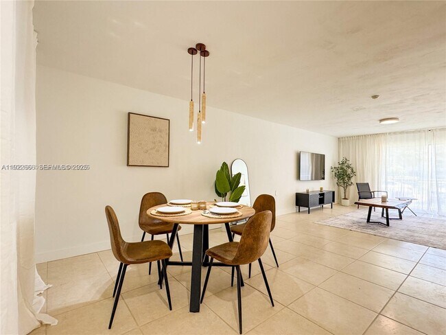 Foto del edificio - 1631 NE 114th St