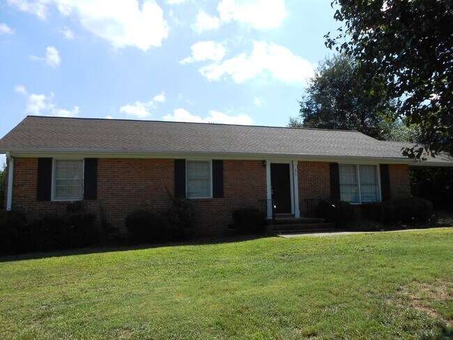 Building Photo - Price Improvement! Single Brick Ranch in G...