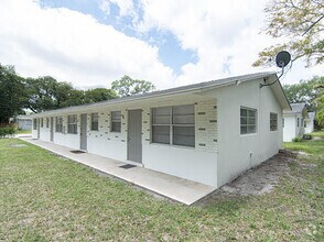 Building Photo - 1605 SW 11th Ct