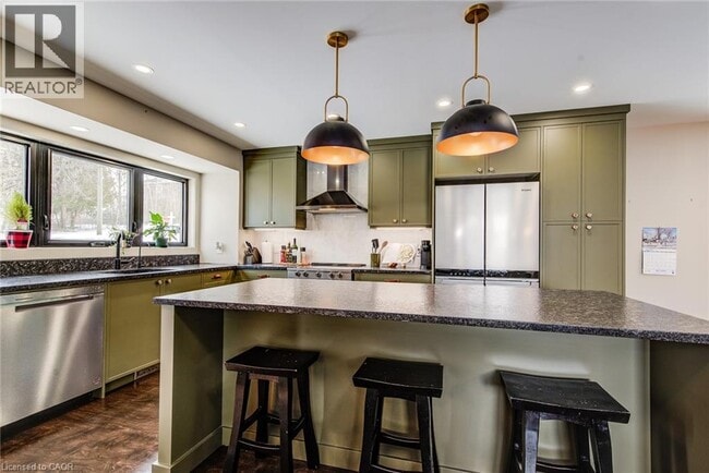 Building Photo - 10 Weaver St