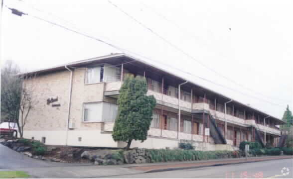 Primary Photo - Upland Terrace Apartments