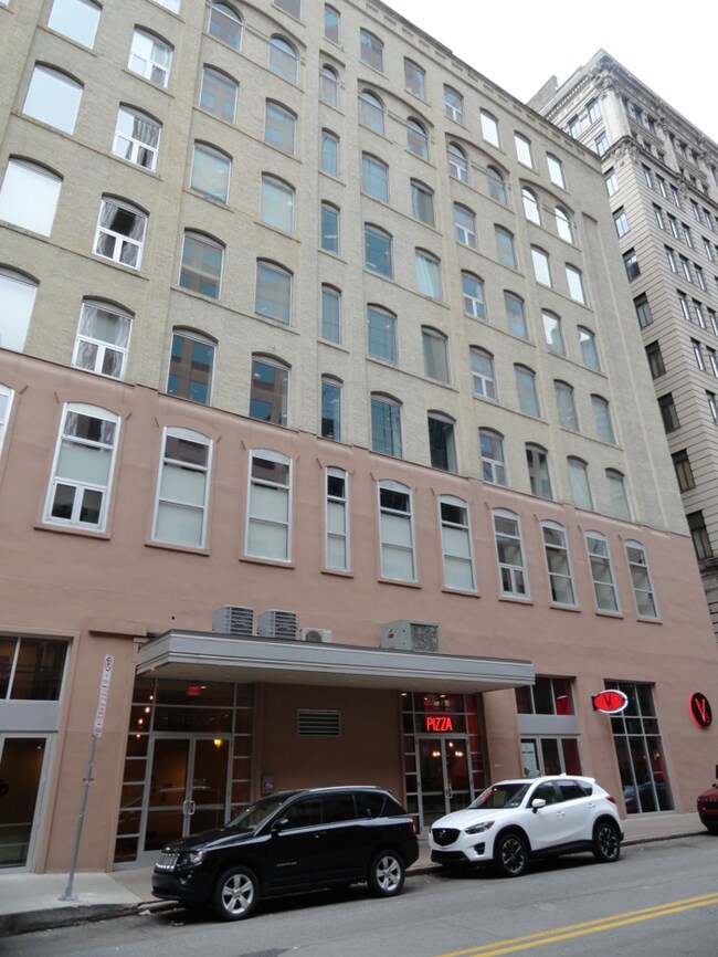 Beautiful 1BR Condo Downtown! Condo for Rent in Pittsburgh, PA