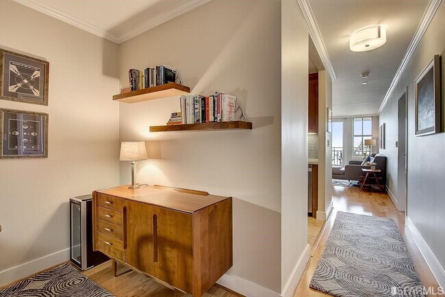 Building Photo - San Francisco Living at Its Finest 1BR/1BA w/ Parking & In-Unit Laundry