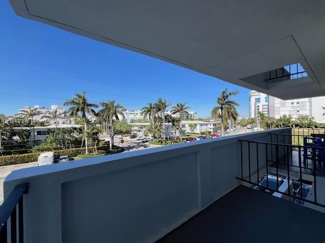 Foto del edificio - 10101 E Bay Harbor Dr