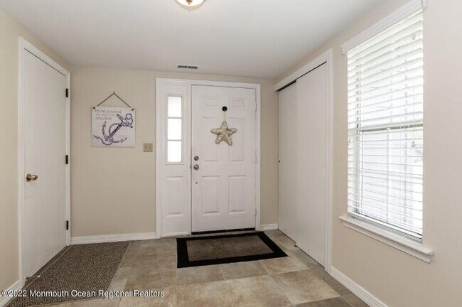 Building Photo - 116 Spinnaker Way
