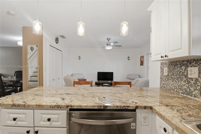 Foto del edificio - 7141 SW 158th Ct