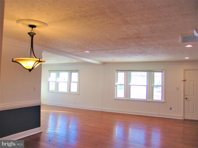 Foto del edificio - 7112 Vellex Ln