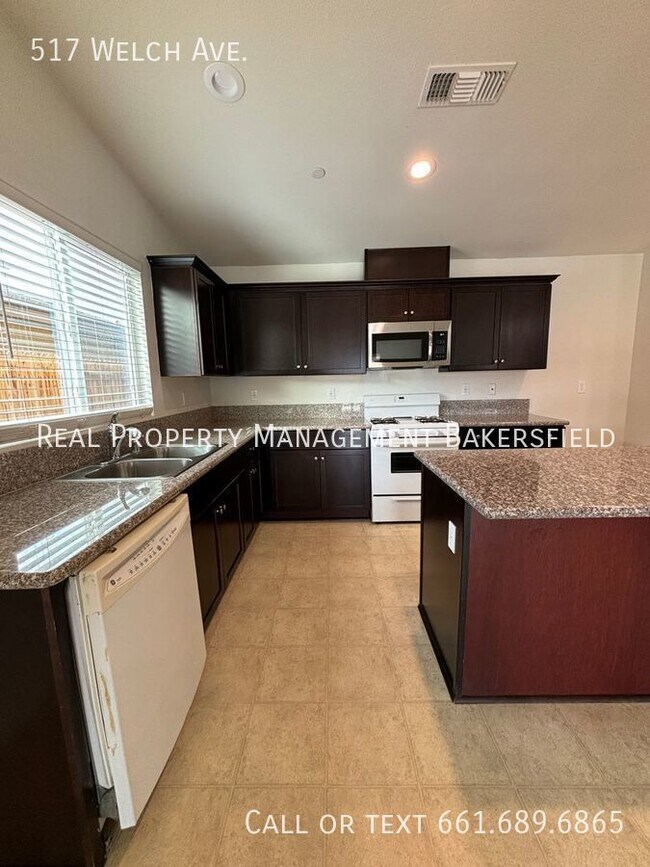 Building Photo - 517 Welch Ave