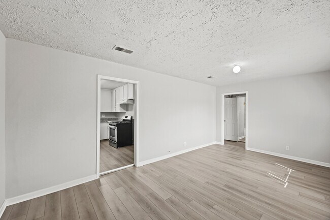 Foto del edificio - 8829 Woodlyn Rd