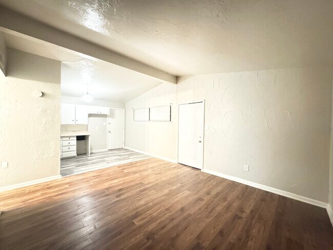 Foto del edificio - 616 NW 92nd St