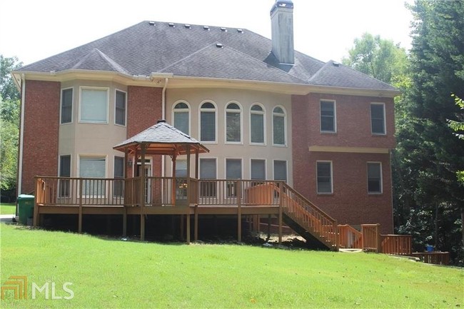 Building Photo - 405 N Fields Pass
