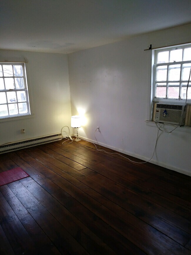 24 Turntable Jct, Flemington, NJ 08822 Apartments Flemington, NJ