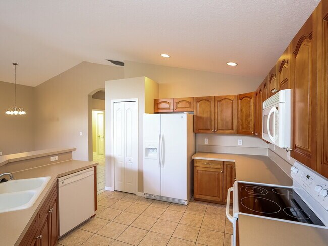 Foto del edificio - 22646 Hawk Hill Loop