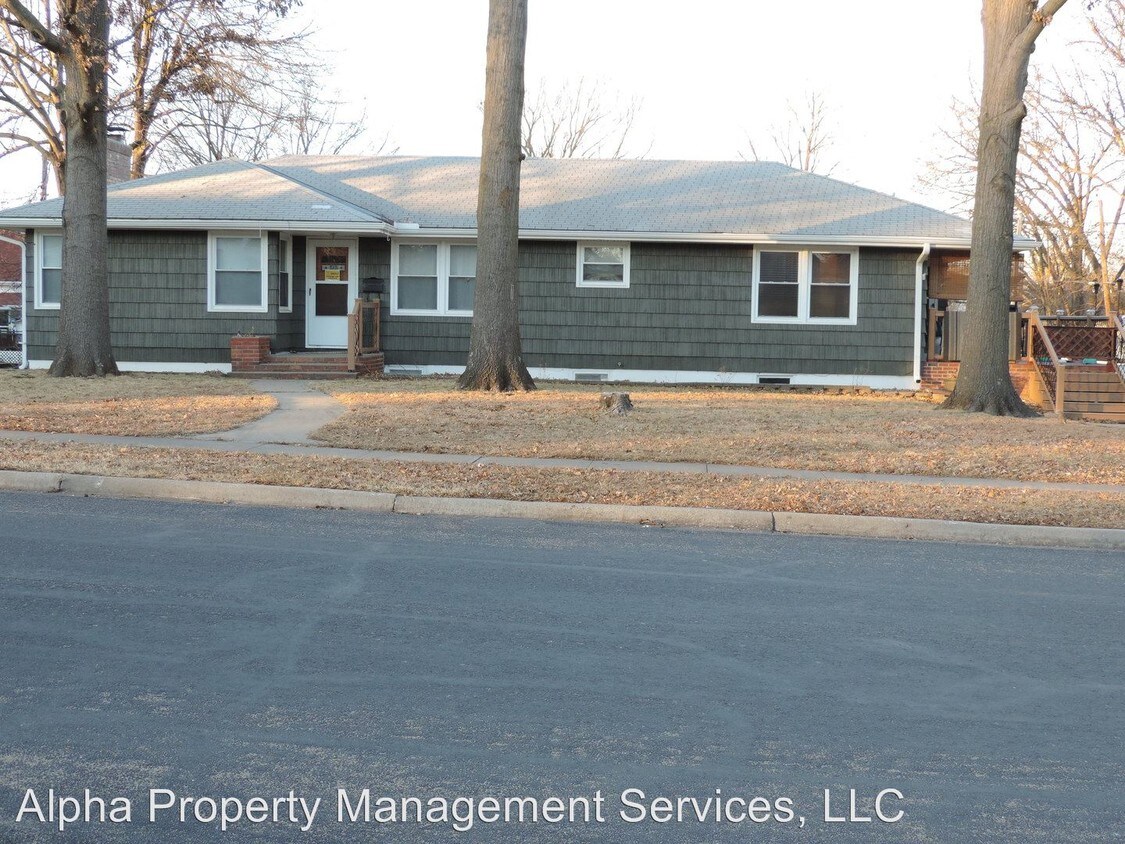 515 Broad St, Warrensburg, MO 64093 Condo for Rent in Warrensburg, MO