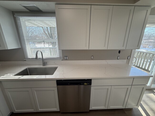 Foto del edificio - 1001 Caroline Terrace