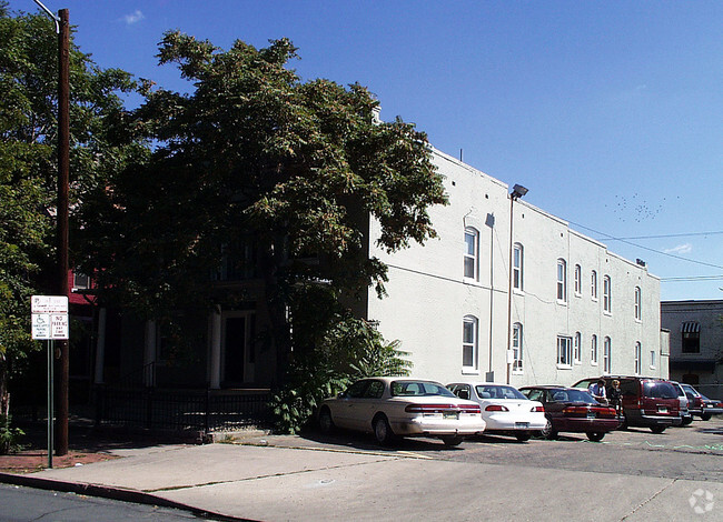 Building Photo - Loma Vista Apartments