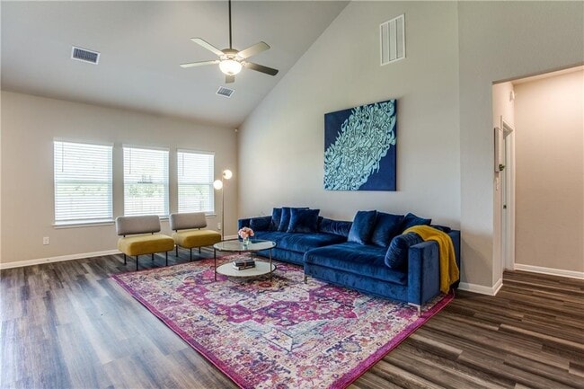 Foto del edificio - 1341 Ivy Arbor Ln