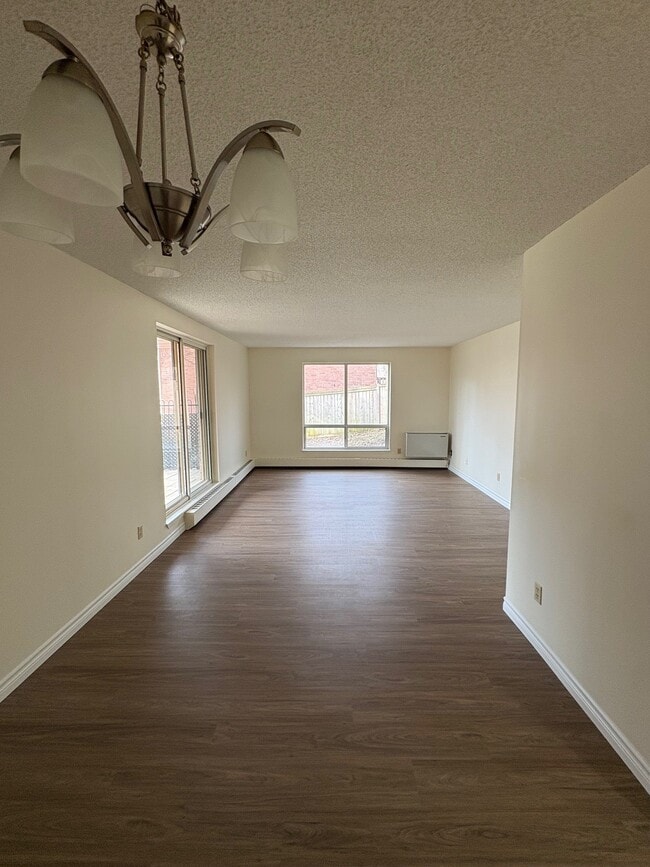 Building Photo - Mapleview Apartments
