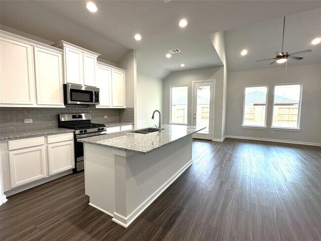 Foto del edificio - 926 Rosewood Trl