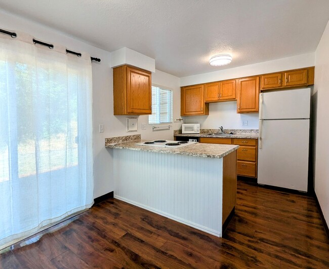 Foto del edificio - 2 Bedroom, 1.5 Bath Condo in South Salem