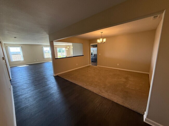 Foto del edificio - Home For Rent By Capital Property Management