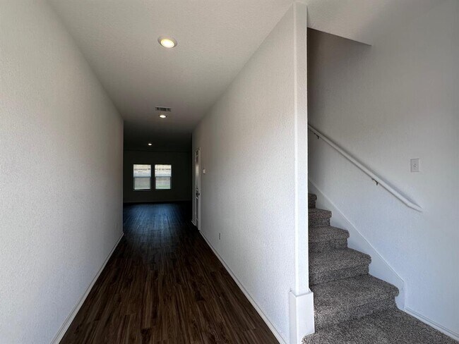 Foto del edificio - 1140 Cattail Ln