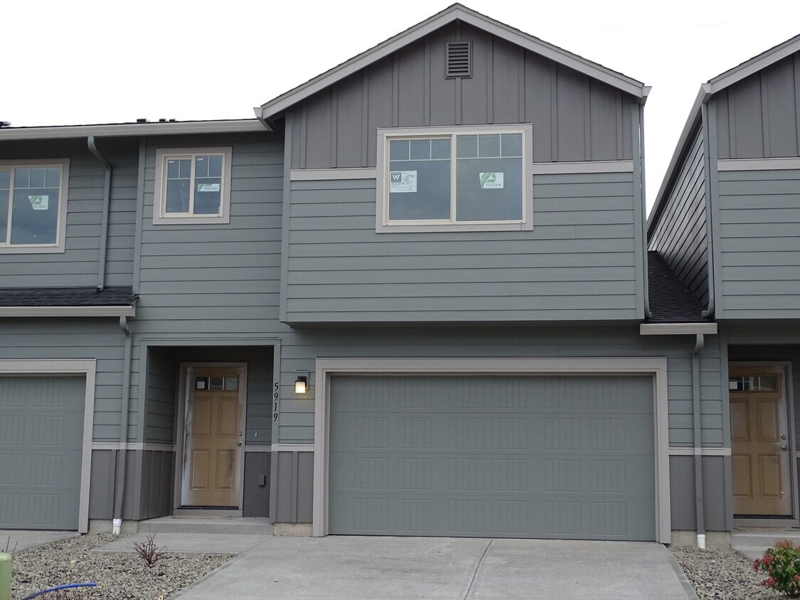 Photo - Like New Townhouse for Lease near Walnut Grove - 5917 NE 71st Ct