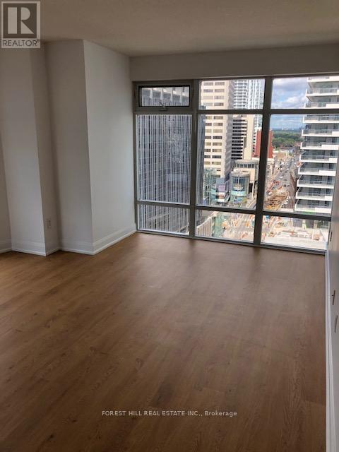 Photo du bâtiment - 2181 Yonge St