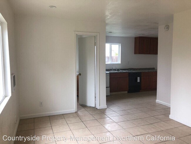 Building Photo - Studio, 1 bath House - 918 1/2 Santa Fe Av...